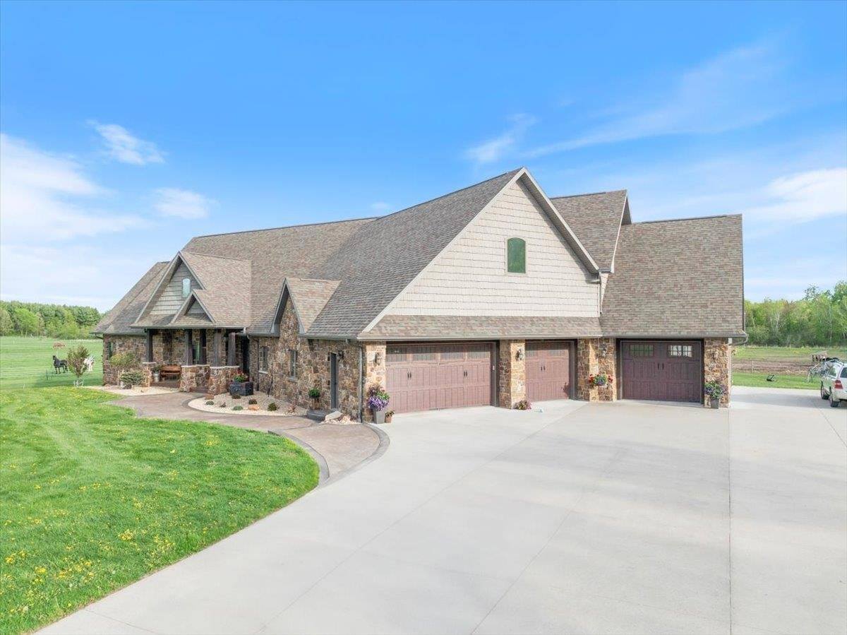 9073 Richfield Drive, Marshfield, WI 54449