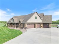 9073 Richfield Drive, Marshfield, WI 54449