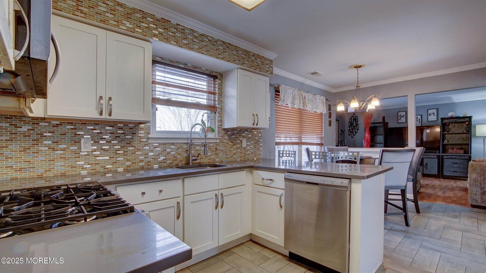 63 Mariners Cove, Freehold, NJ 07728