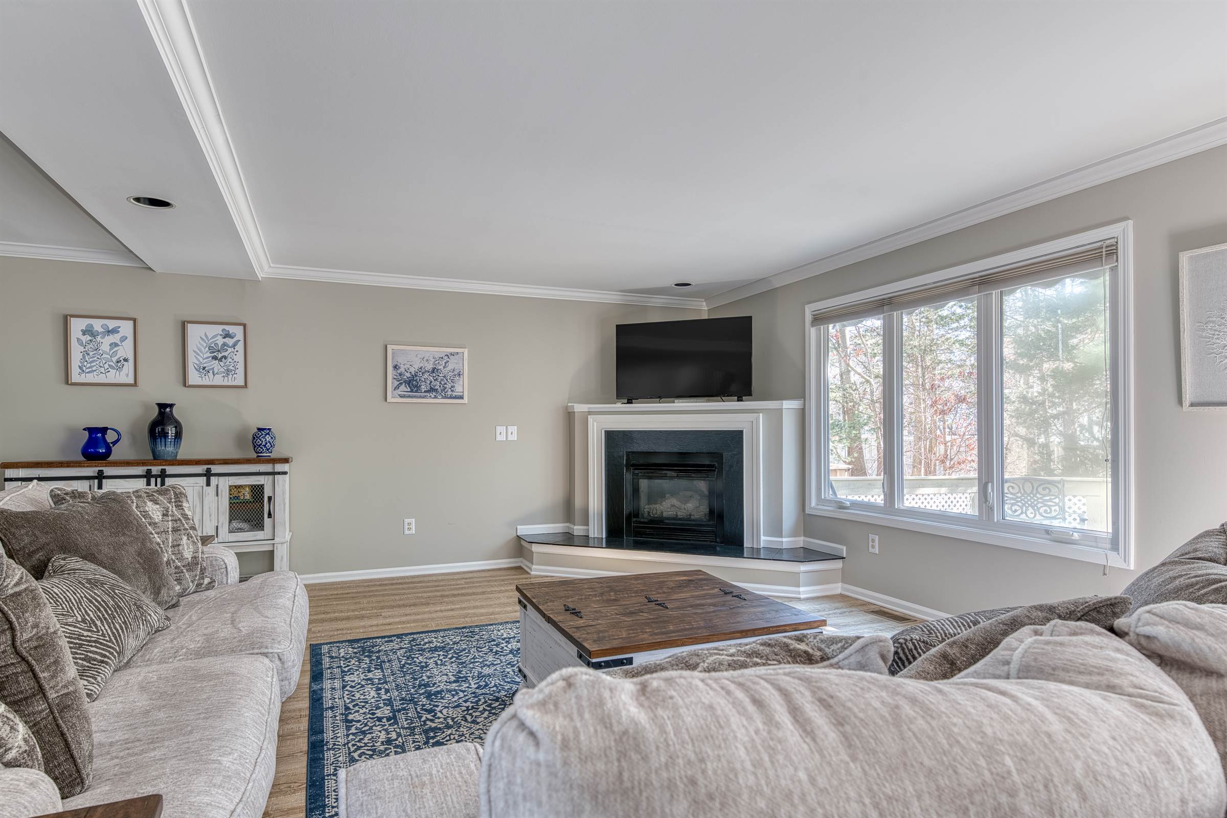 223 Azalea Ct, Toms River, NJ 08753