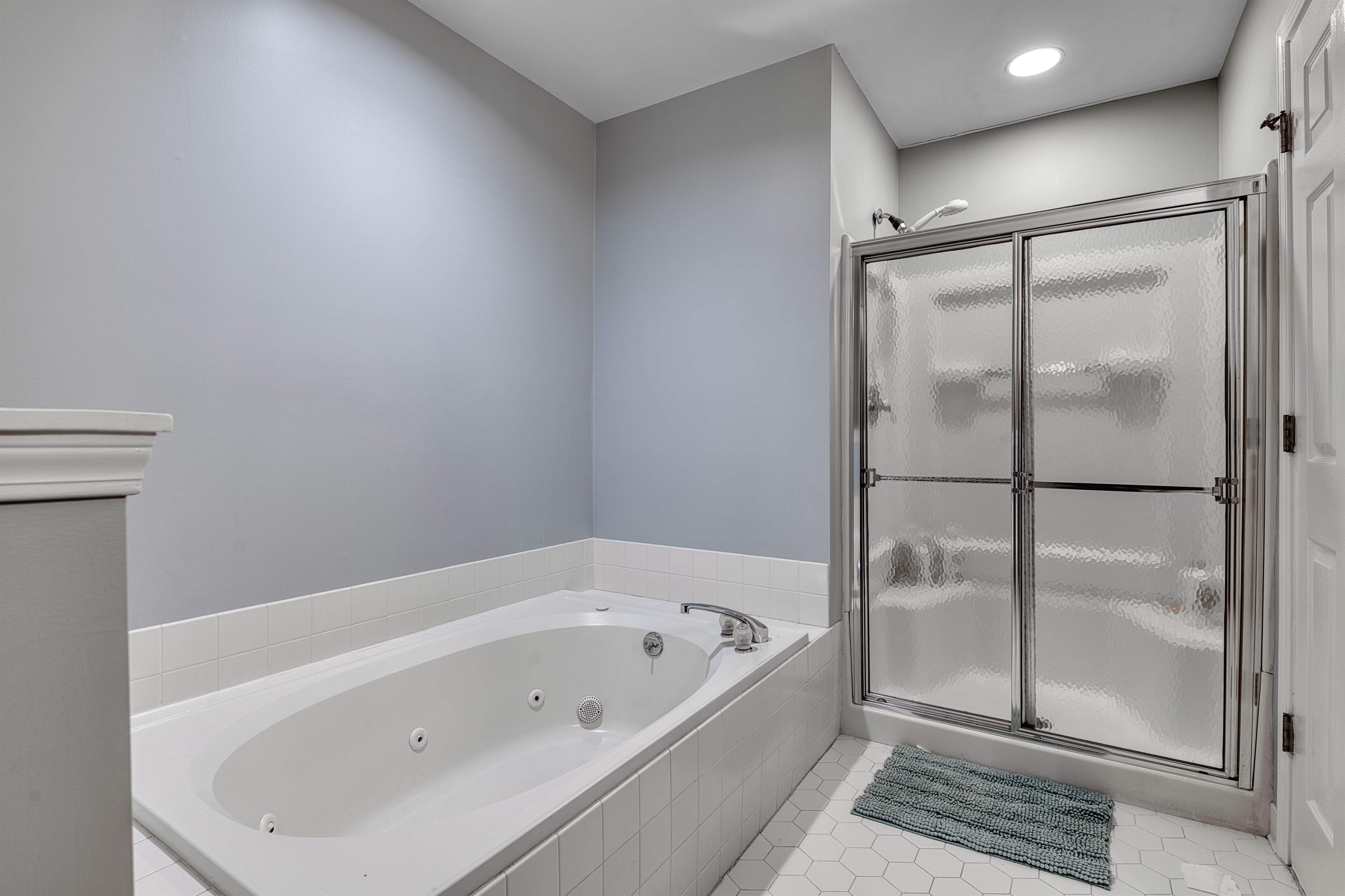 223 Azalea Ct, Toms River, NJ 08753