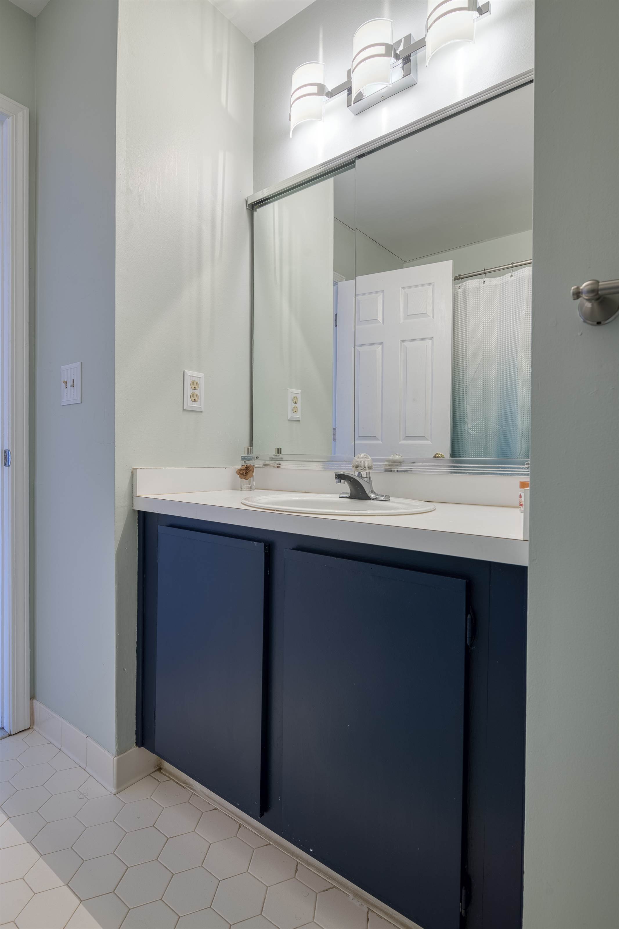 223 Azalea Ct, Toms River, NJ 08753