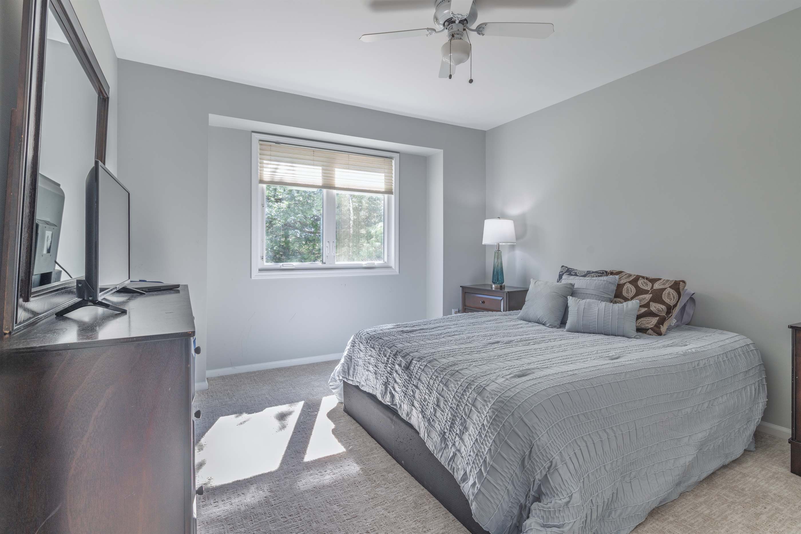 223 Azalea Ct, Toms River, NJ 08753