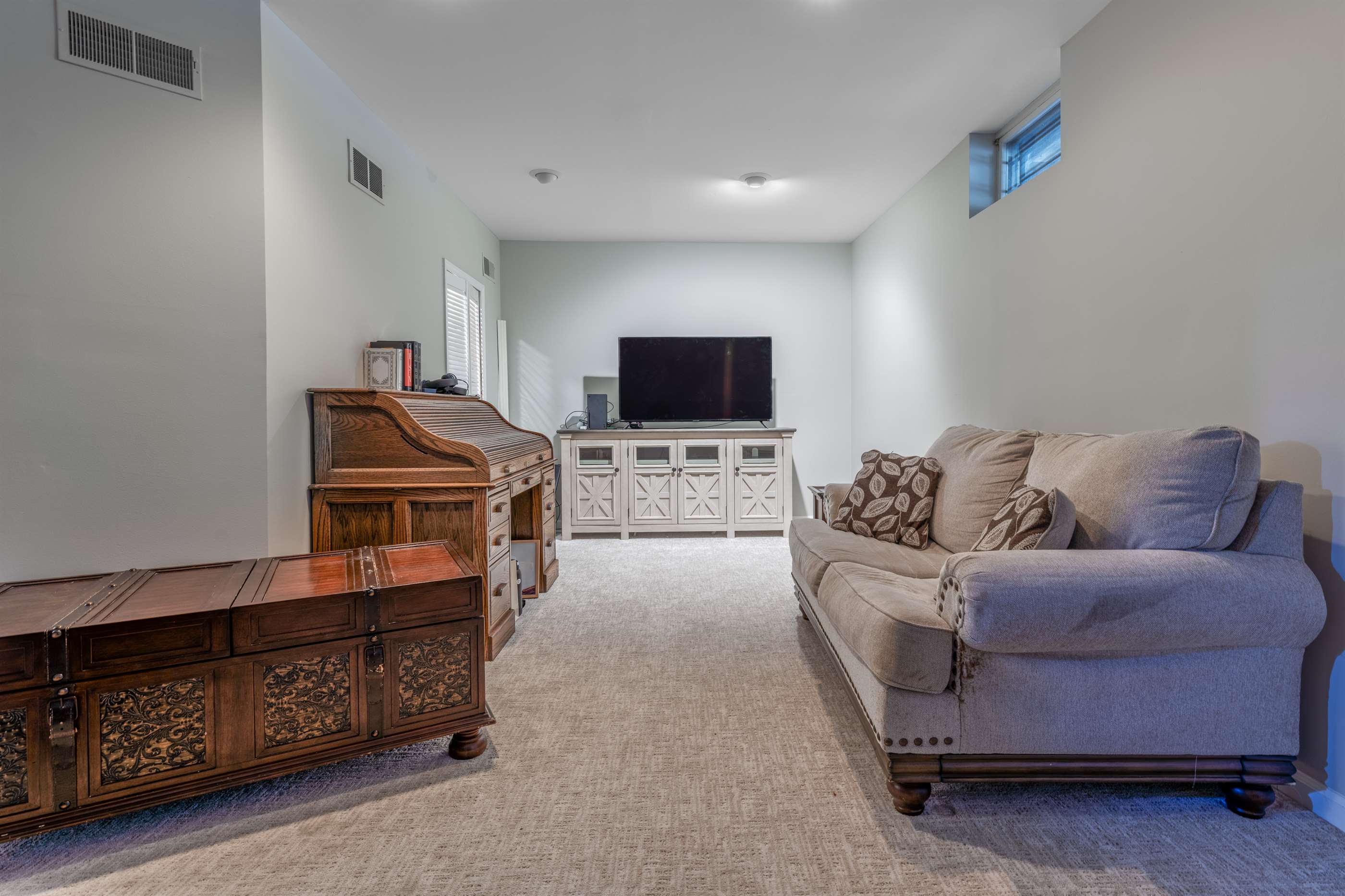 223 Azalea Ct, Toms River, NJ 08753