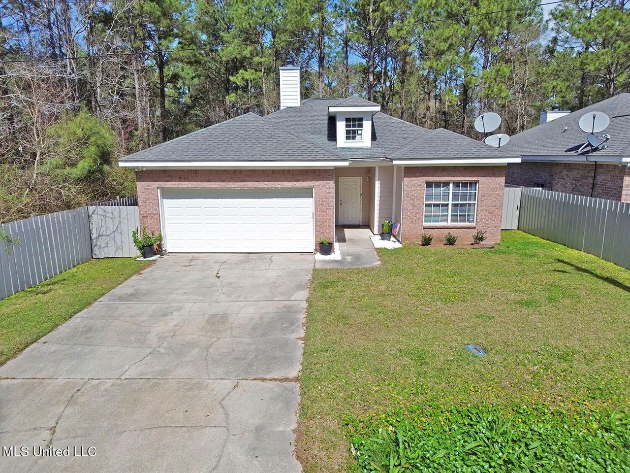 6008 East Jackson Street, Bay Saint Louis, MS 39520