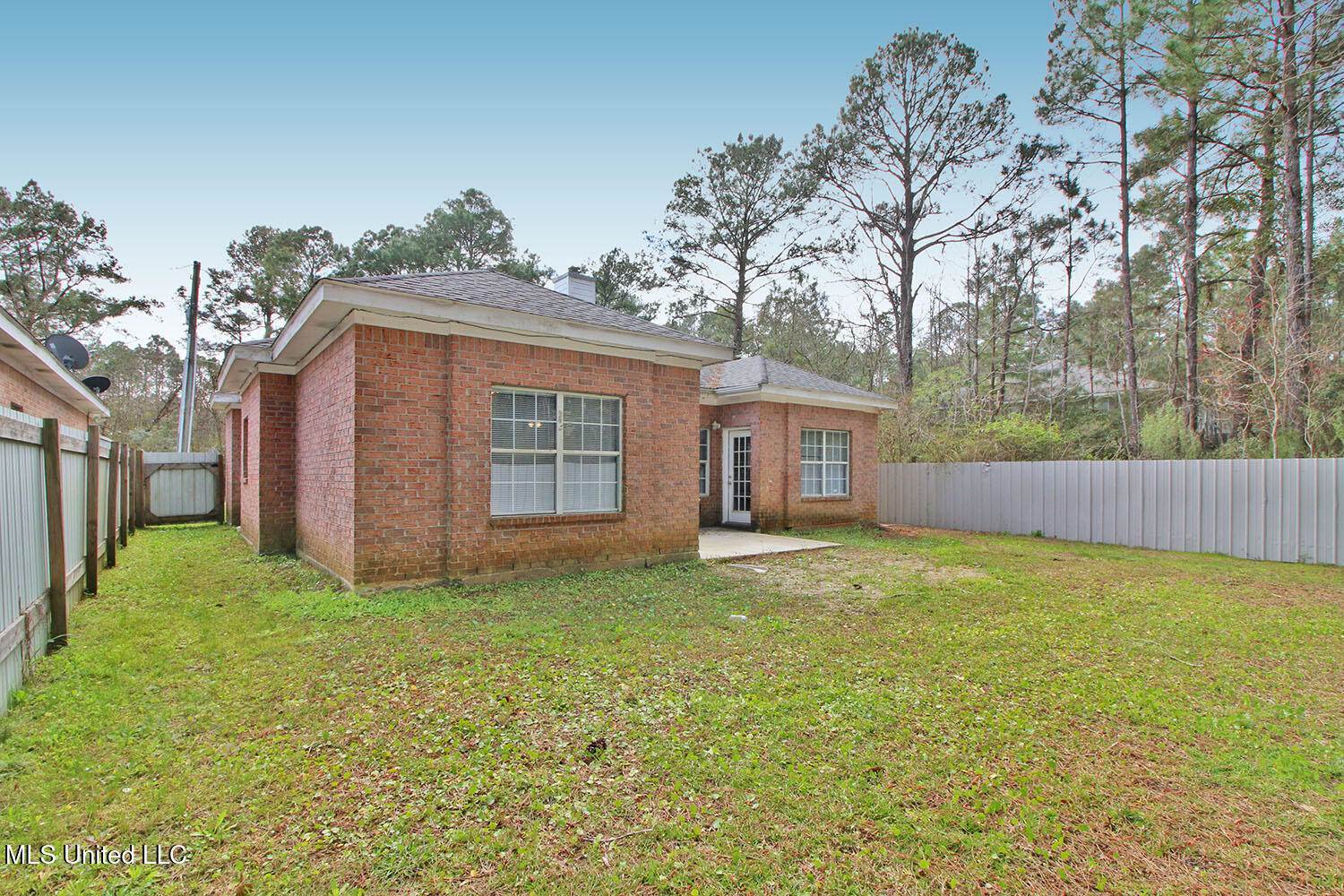 6008 East Jackson Street, Bay Saint Louis, MS 39520