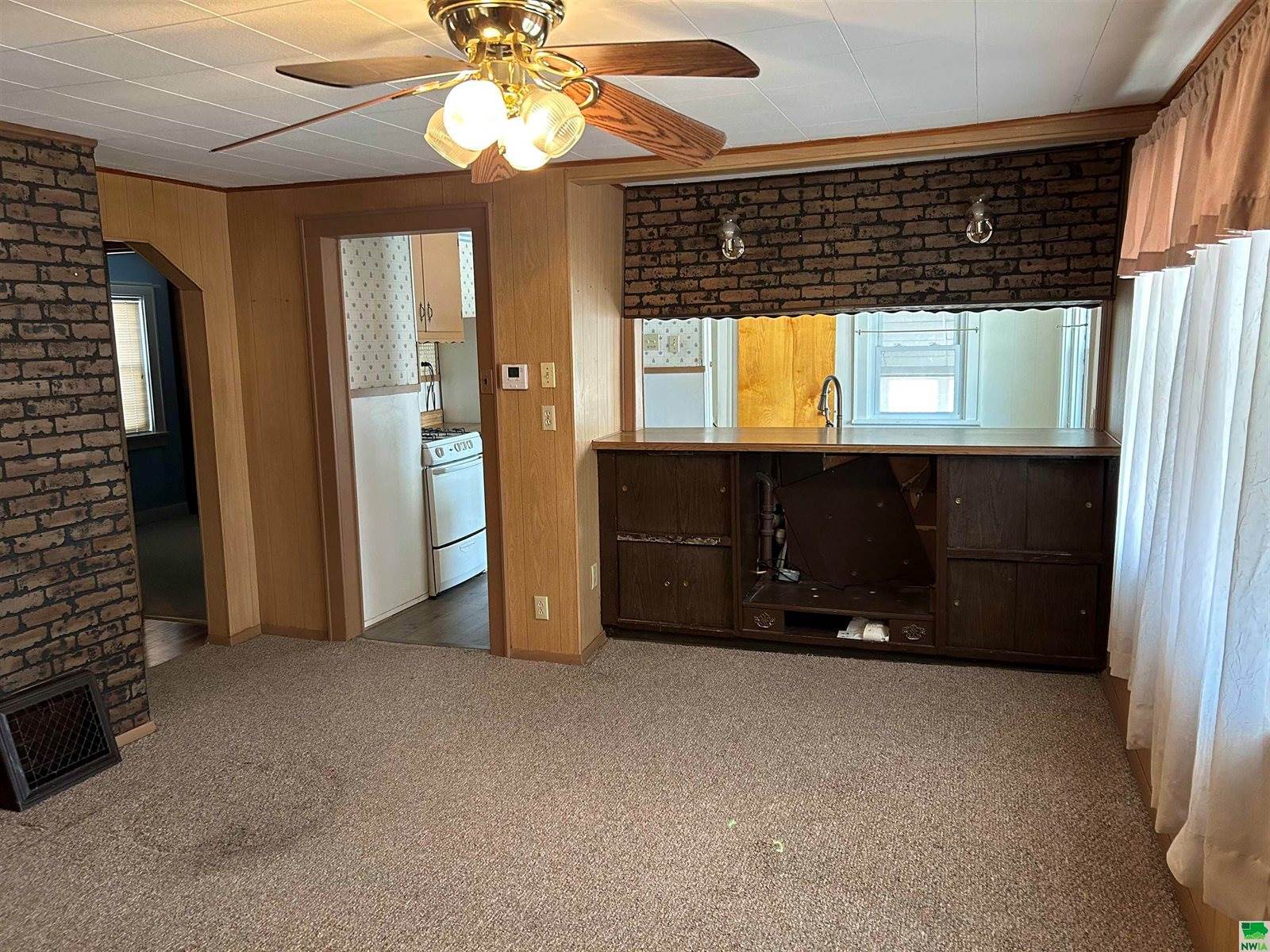 2744 S Lemon St., Sioux City, IA 51106