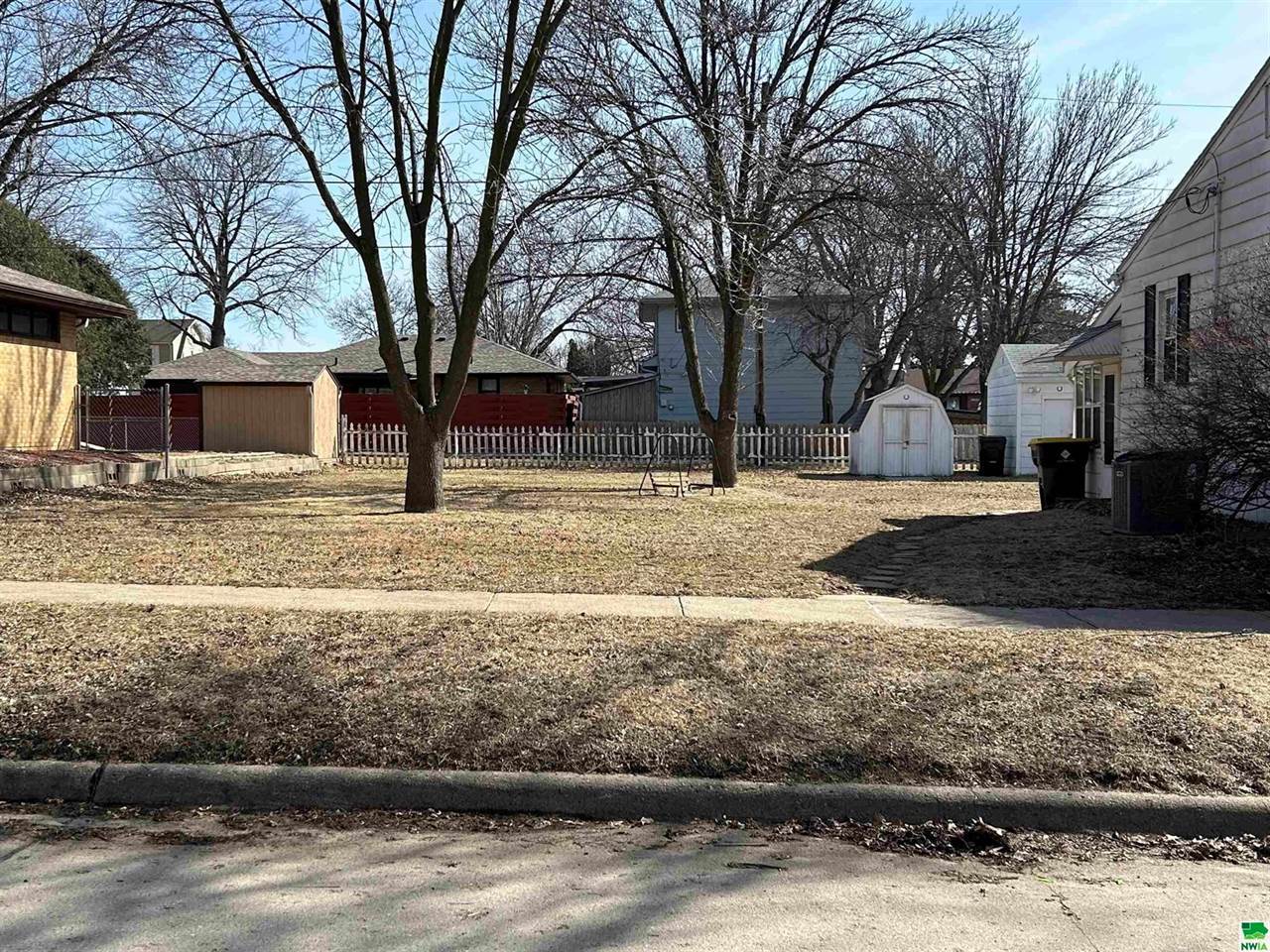 2744 S Lemon St., Sioux City, IA 51106