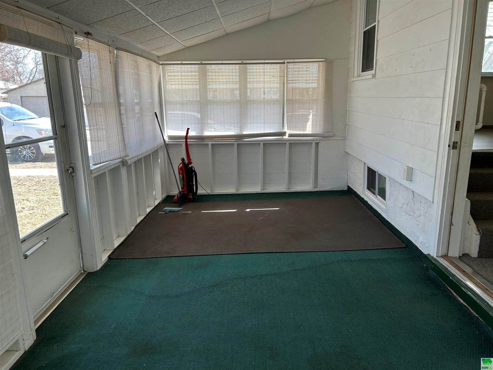 2744 S Lemon St., Sioux City, IA 51106