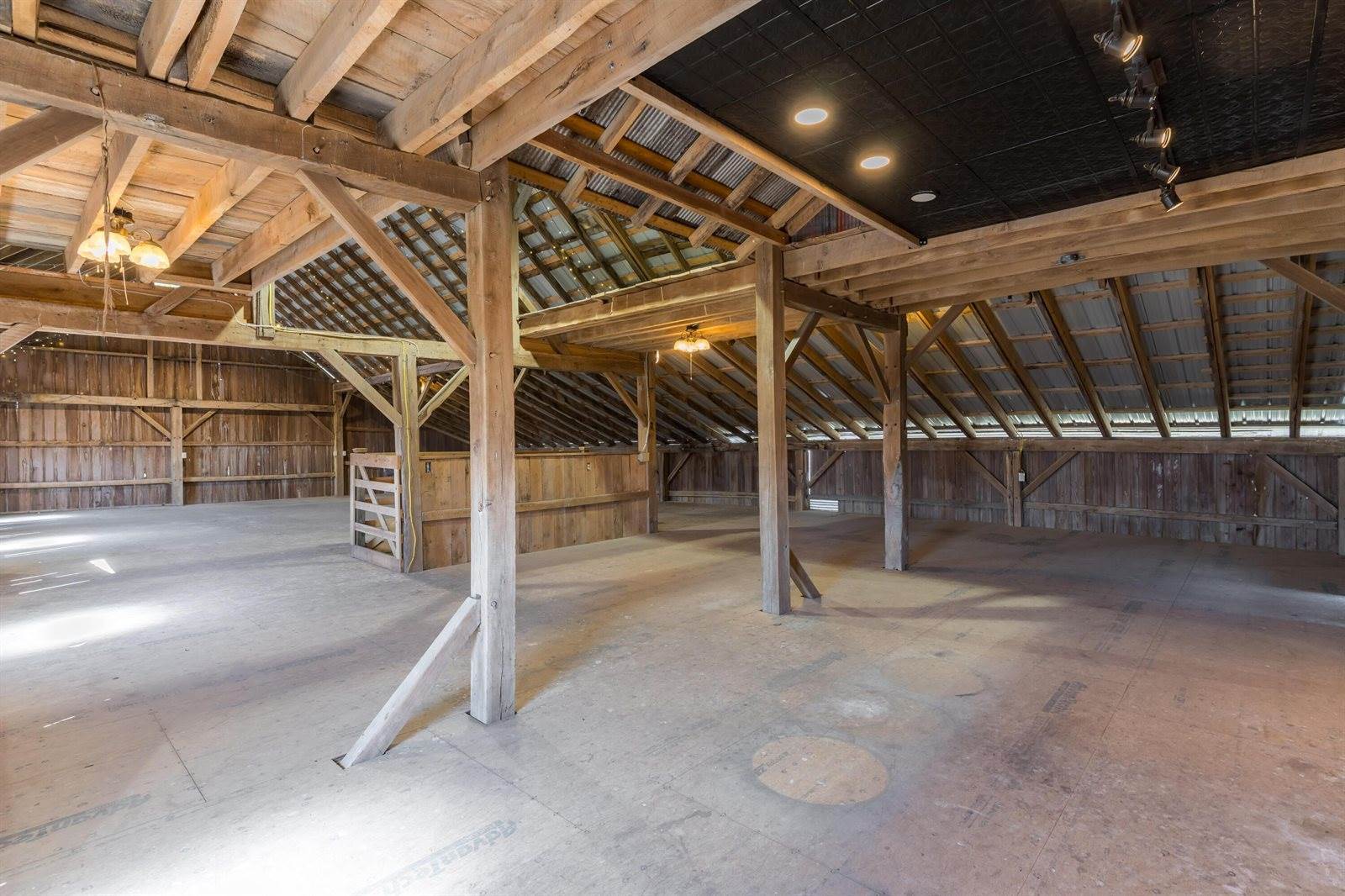 15431 Centerburg Road, Centerburg, OH 43011