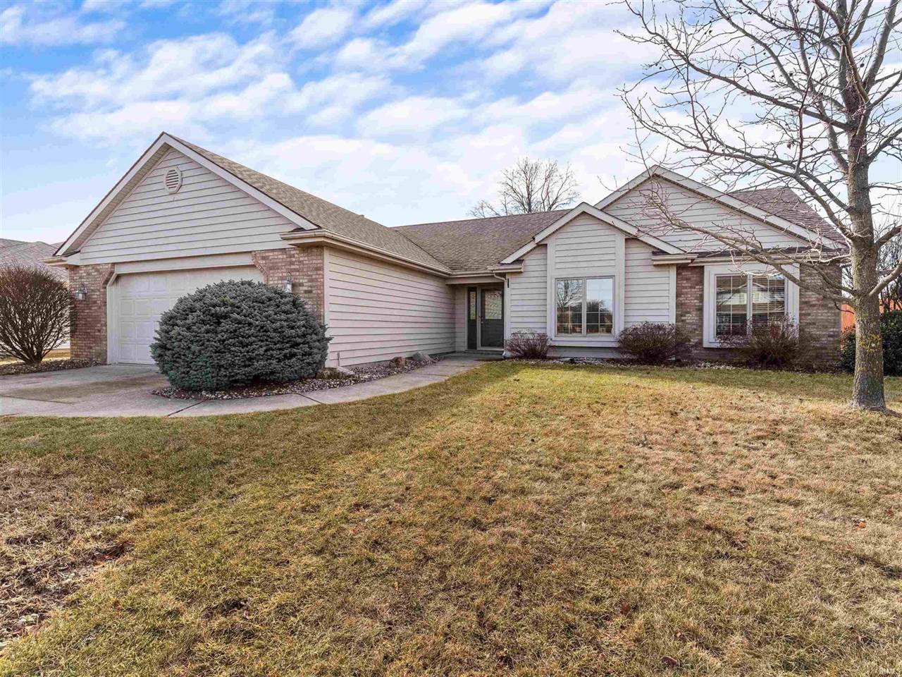 1305 Duesenberg Drive, Huntertown, IN 46748