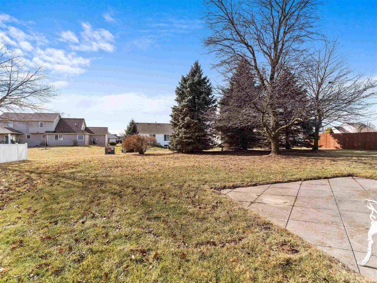 1305 Duesenberg Drive, Huntertown, IN 46748