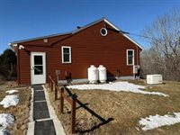 7 Echo Ln, West Gardiner, ME 04345