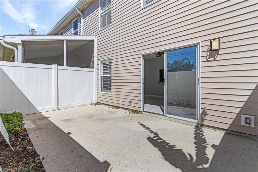 6091 Lake Front Dr, Fort Myers, FL 33908