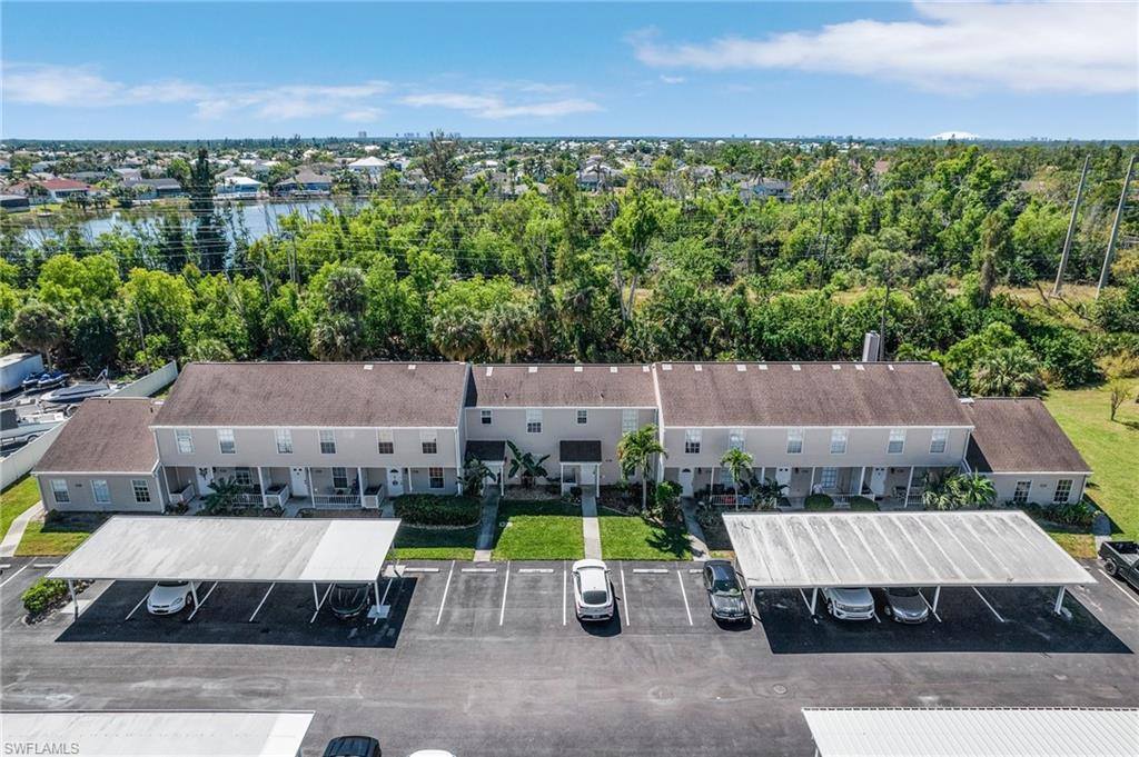 6091 Lake Front Dr, Fort Myers, FL 33908