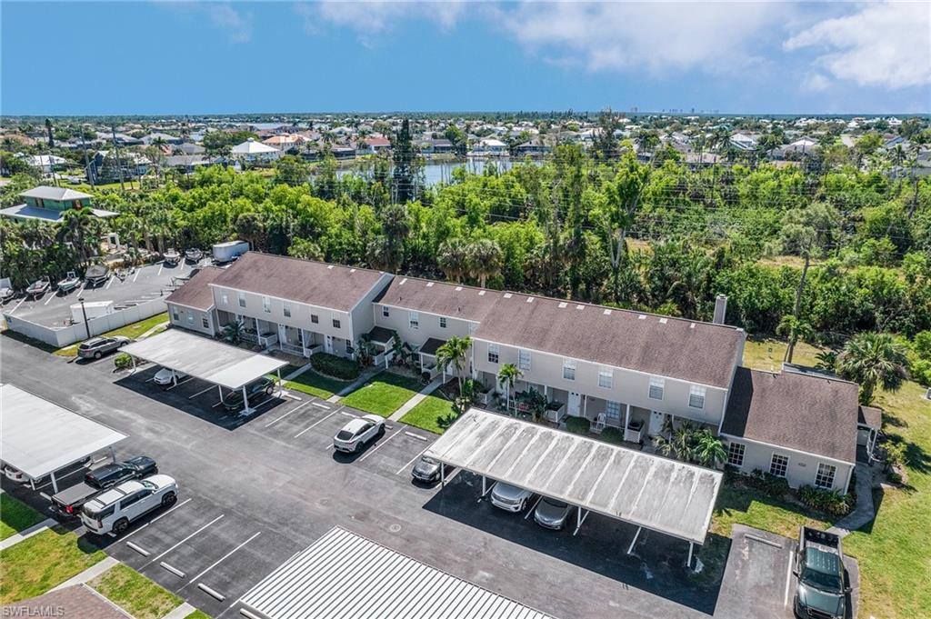 6091 Lake Front Dr, Fort Myers, FL 33908