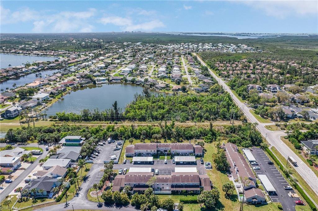 6091 Lake Front Dr, Fort Myers, FL 33908