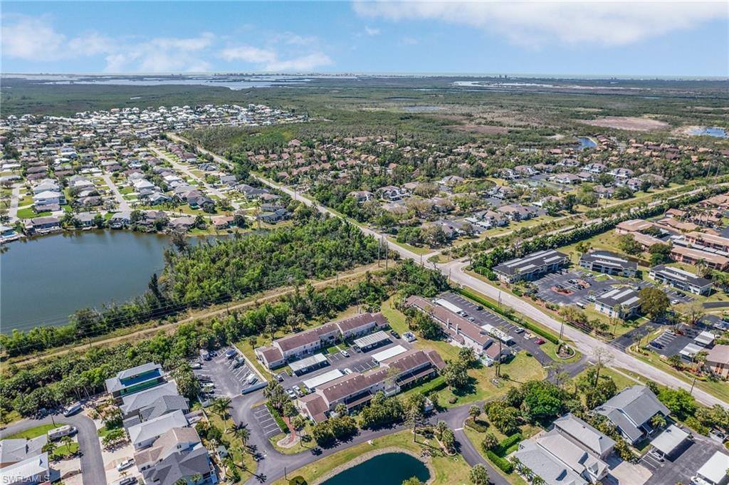 6091 Lake Front Dr, Fort Myers, FL 33908