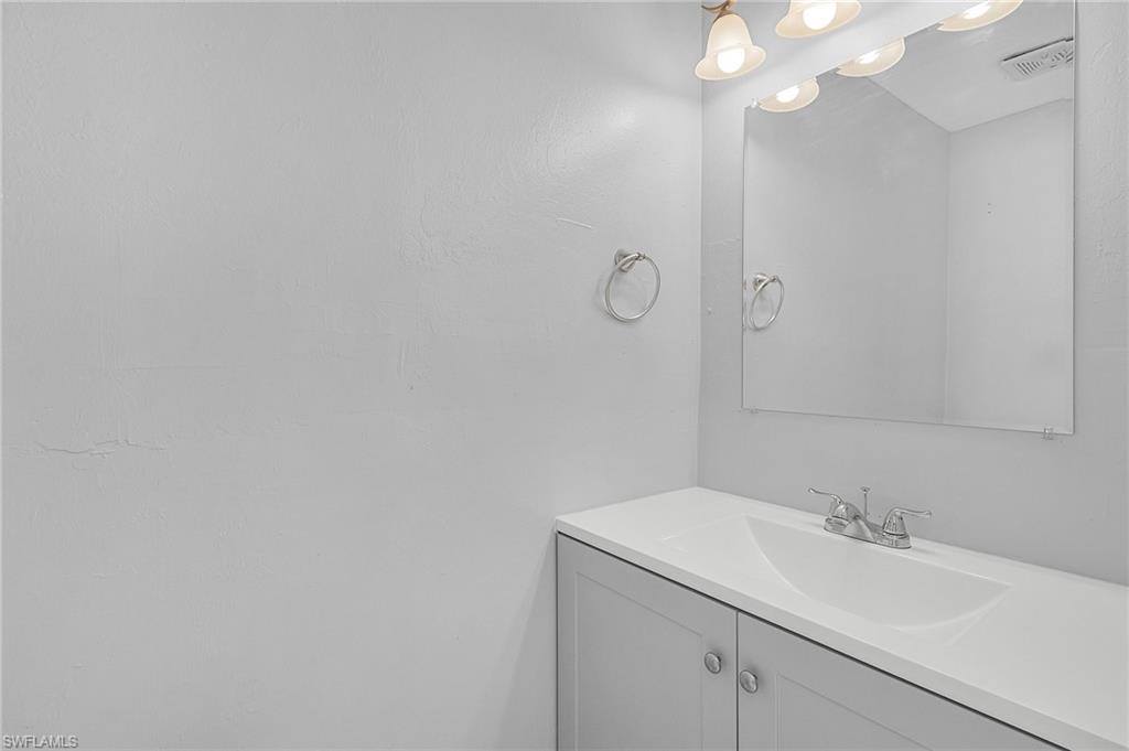 6091 Lake Front Dr, Fort Myers, FL 33908