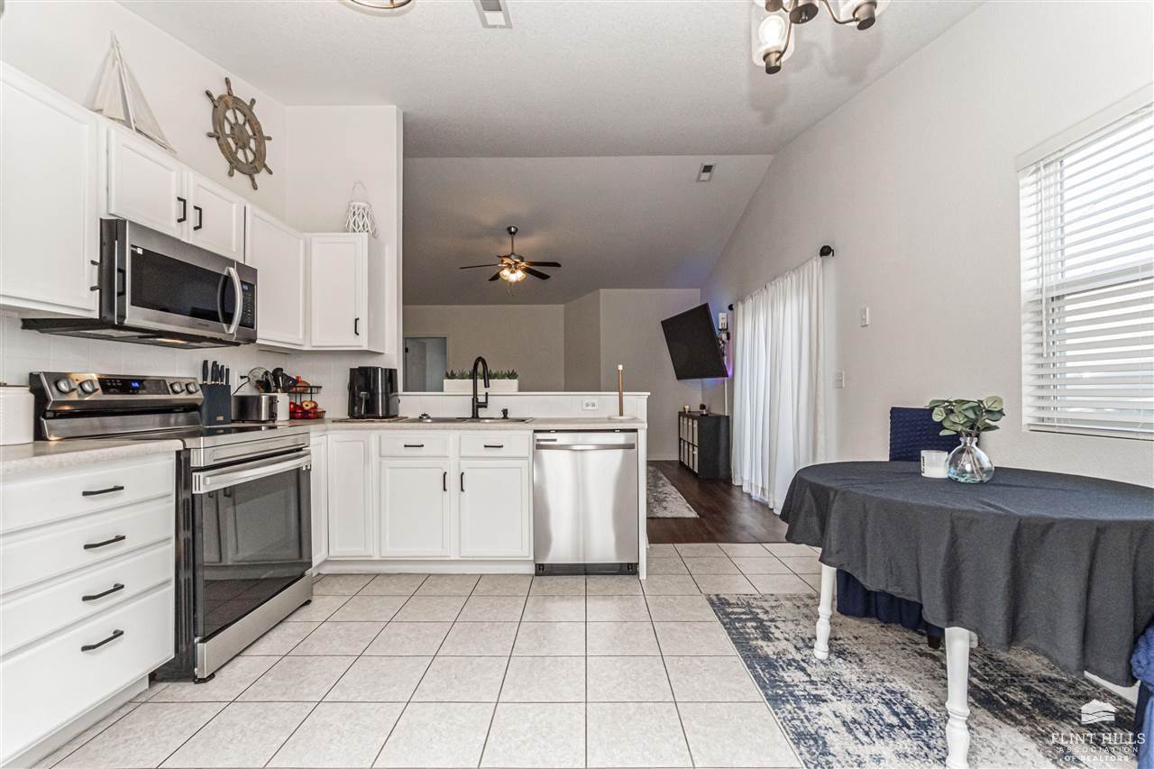 1714 Hickory Lane, Junction City, KS 66441