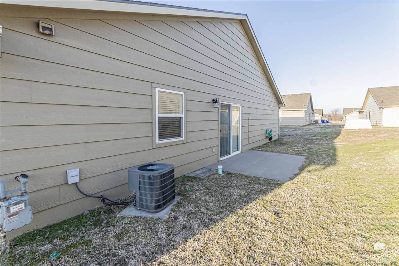 1714 Hickory Lane, Junction City, KS 66441