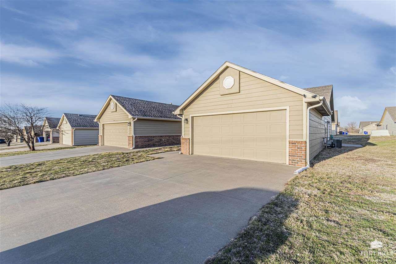 1714 Hickory Lane, Junction City, KS 66441