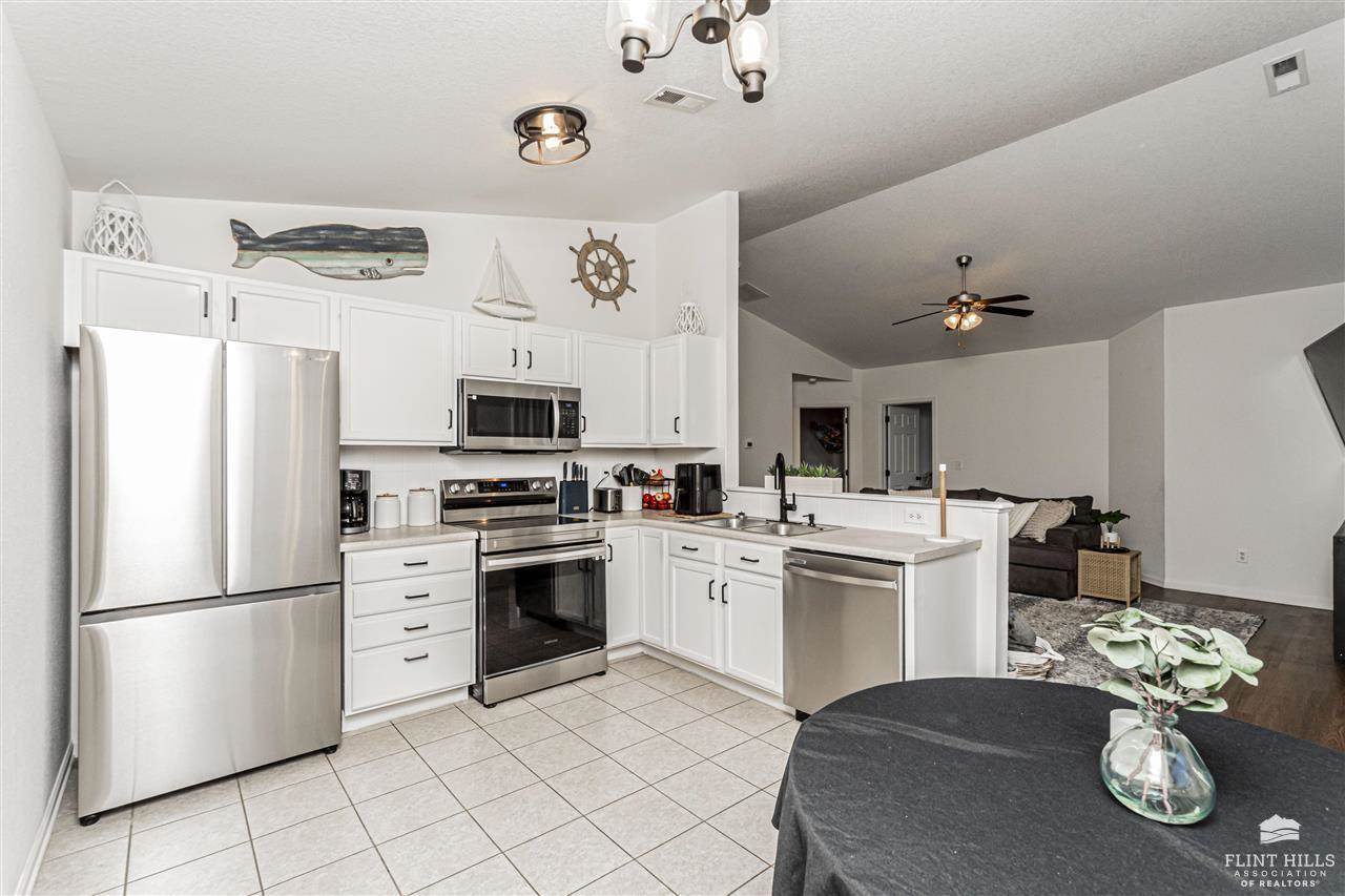 1714 Hickory Lane, Junction City, KS 66441