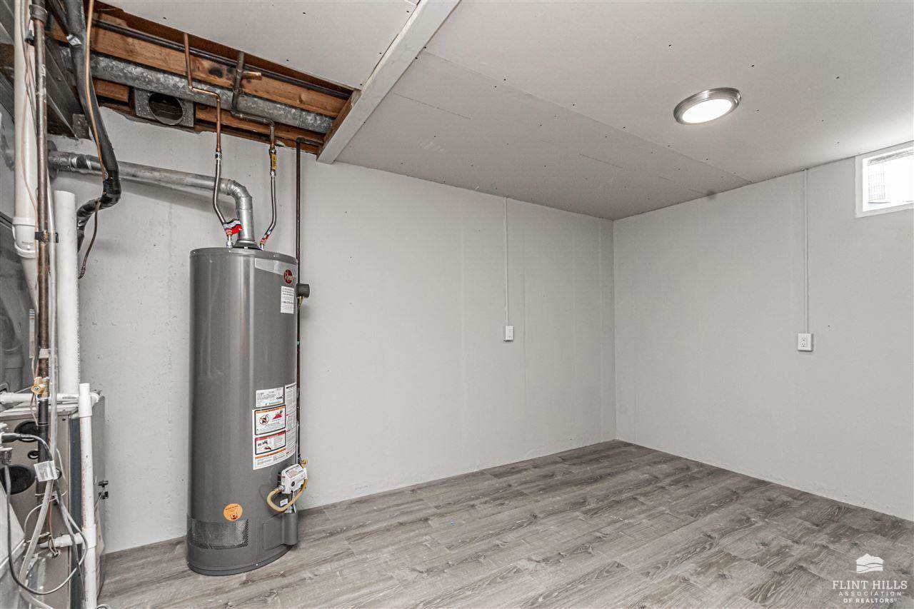 1009 Highland Drive, Junction City, KS 66441