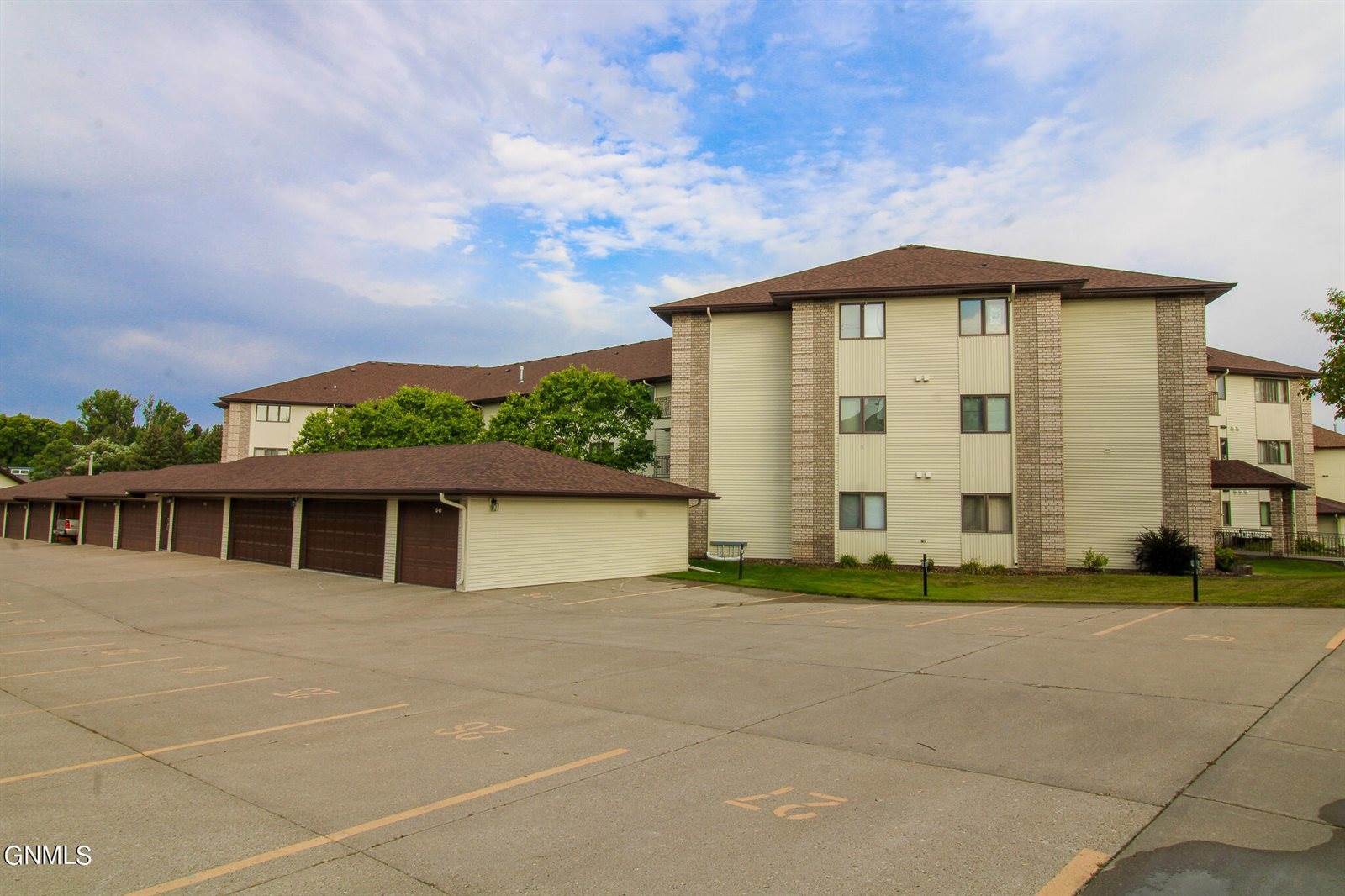 2900 N 4th Street, Bismarck, ND 58503