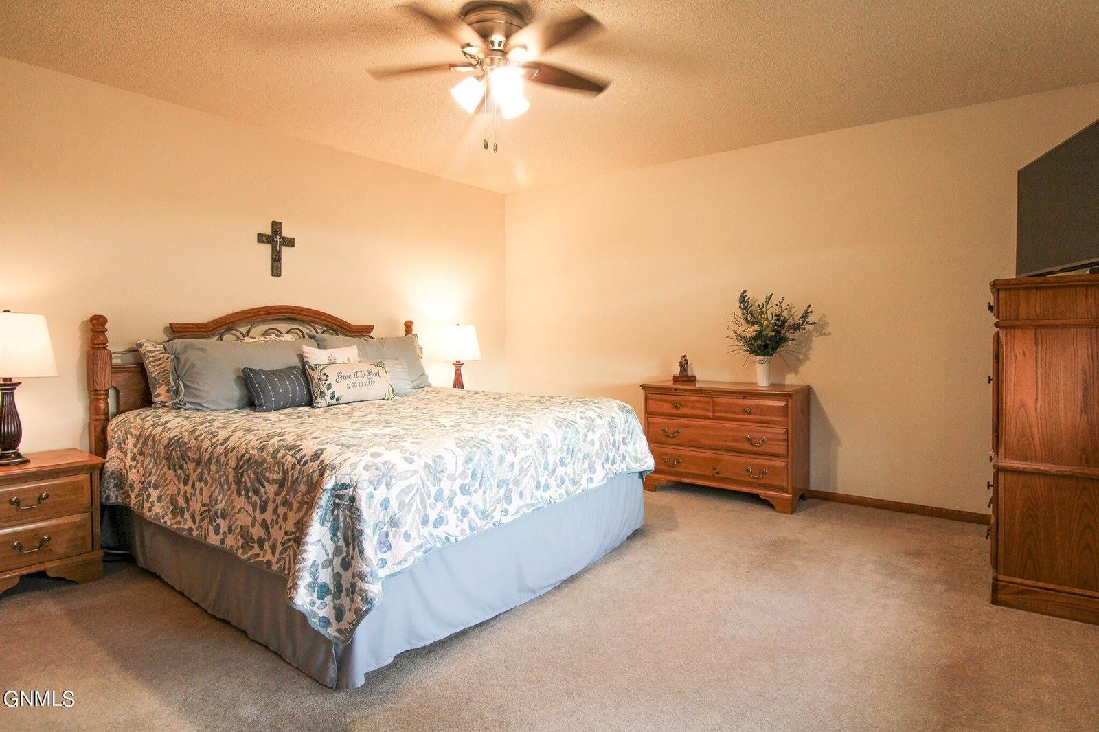 2900 N 4th Street, Bismarck, ND 58503