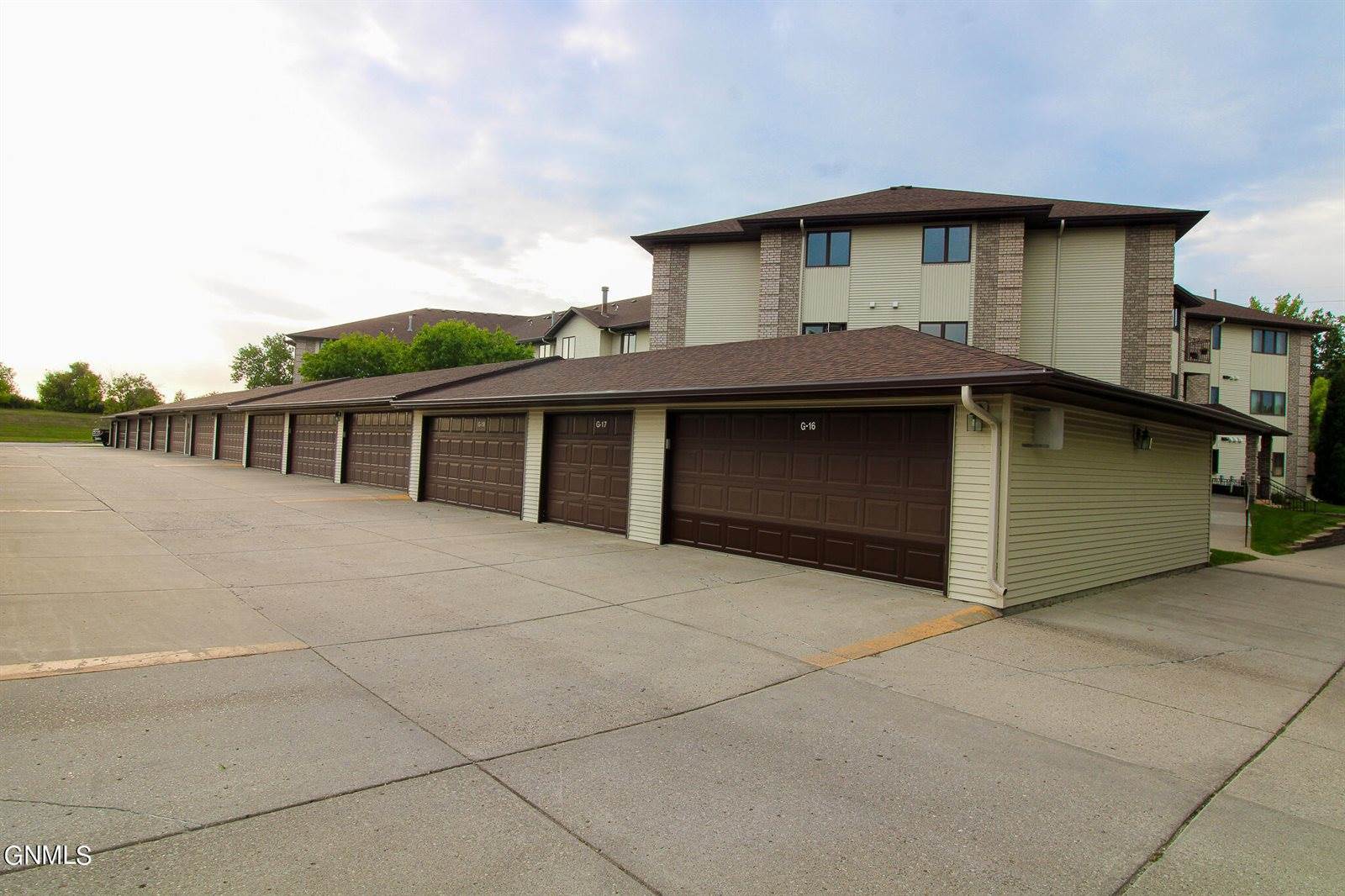 2900 N 4th Street, Bismarck, ND 58503