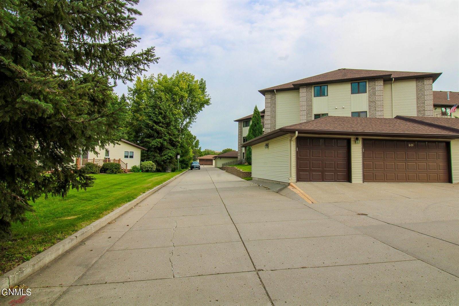 2900 N 4th Street, Bismarck, ND 58503