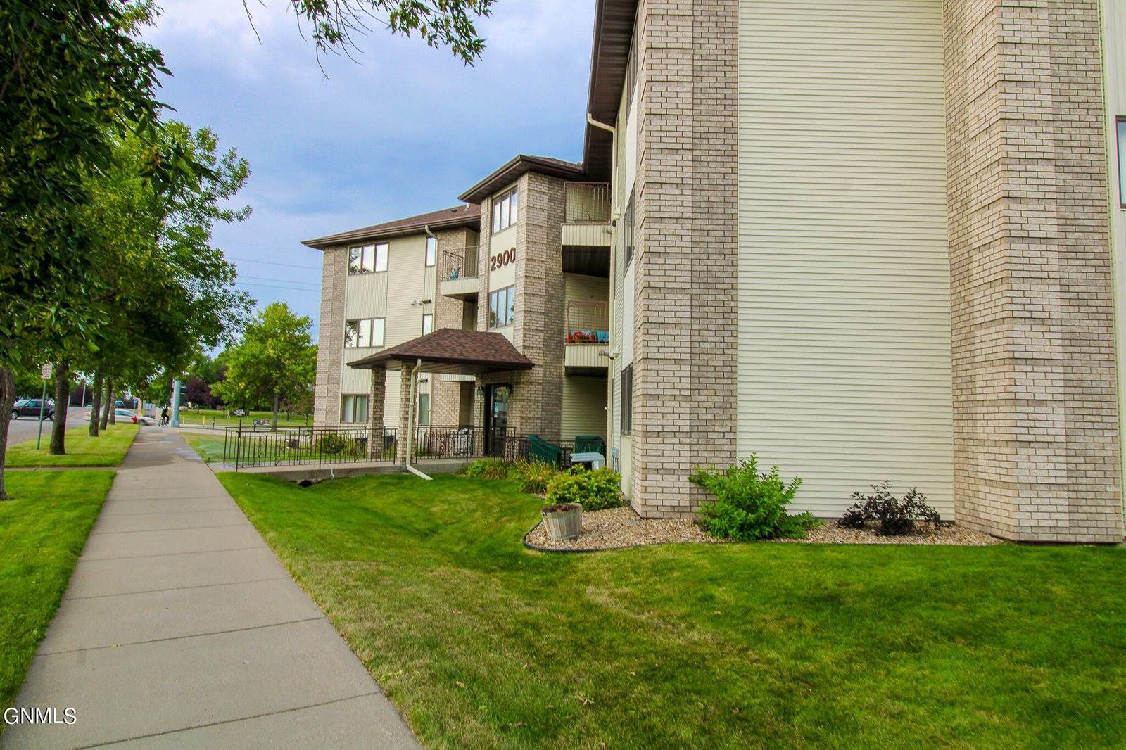 2900 N 4th Street, Bismarck, ND 58503