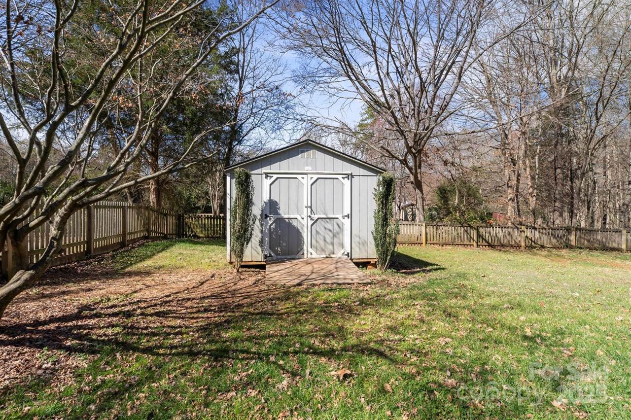 212 Catalina Drive, Mooresville, NC 28117