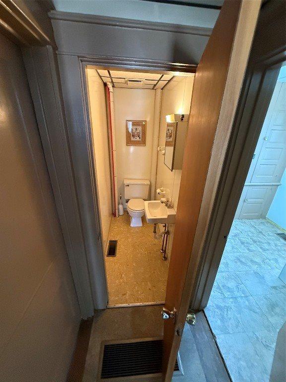 33 North Brookside Avenue, Endicott, NY 13760