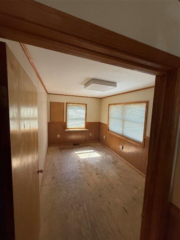 33 North Brookside Avenue, Endicott, NY 13760