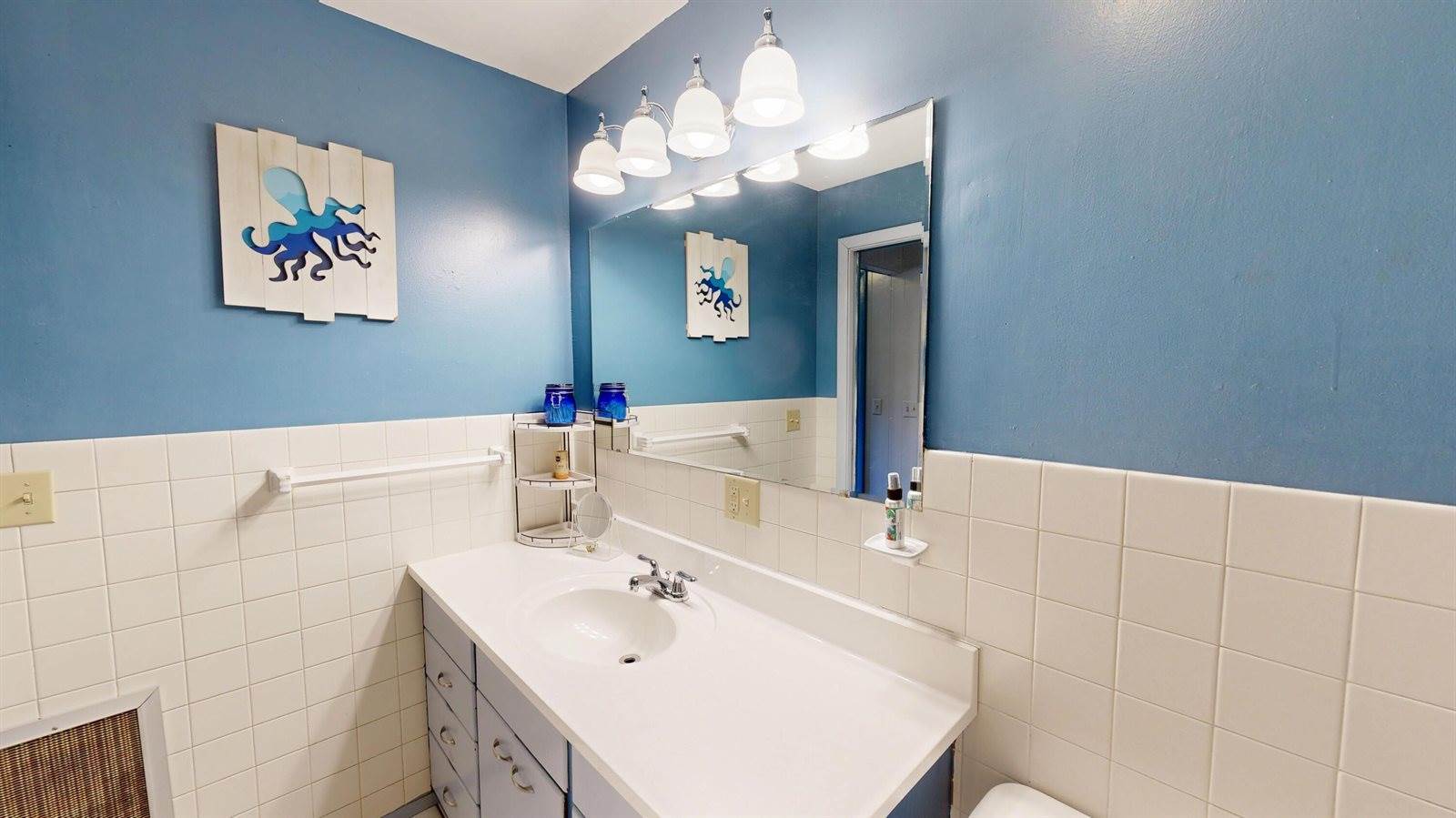 208 N State St, La Farge, WI 54639