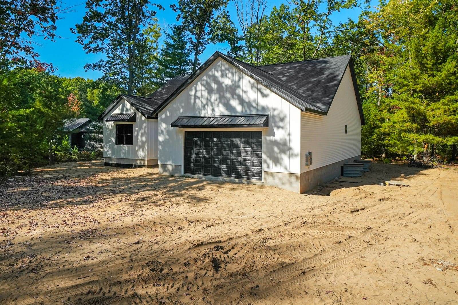 000 Indian Oaks #33, Prudenville, MI 48651