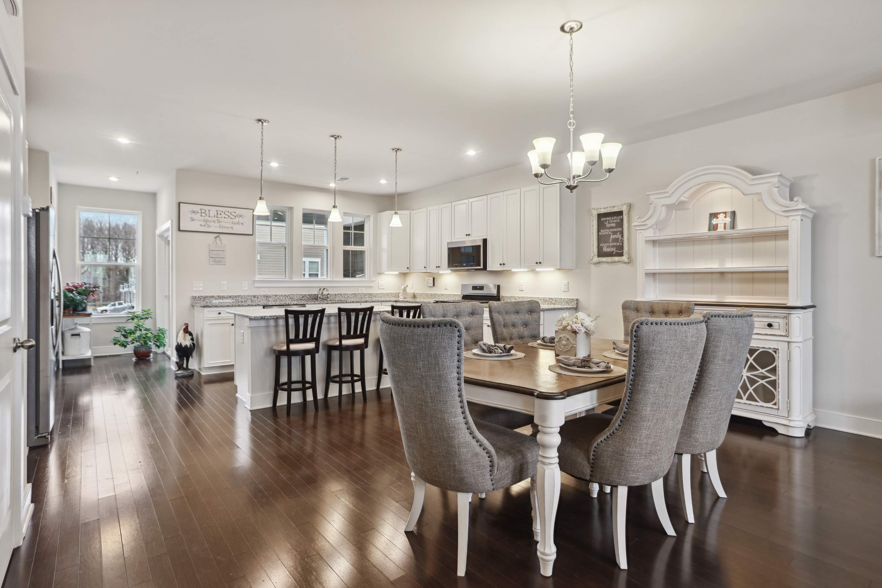 1706 Hawks View Dr, Dumfries, VA 22026
