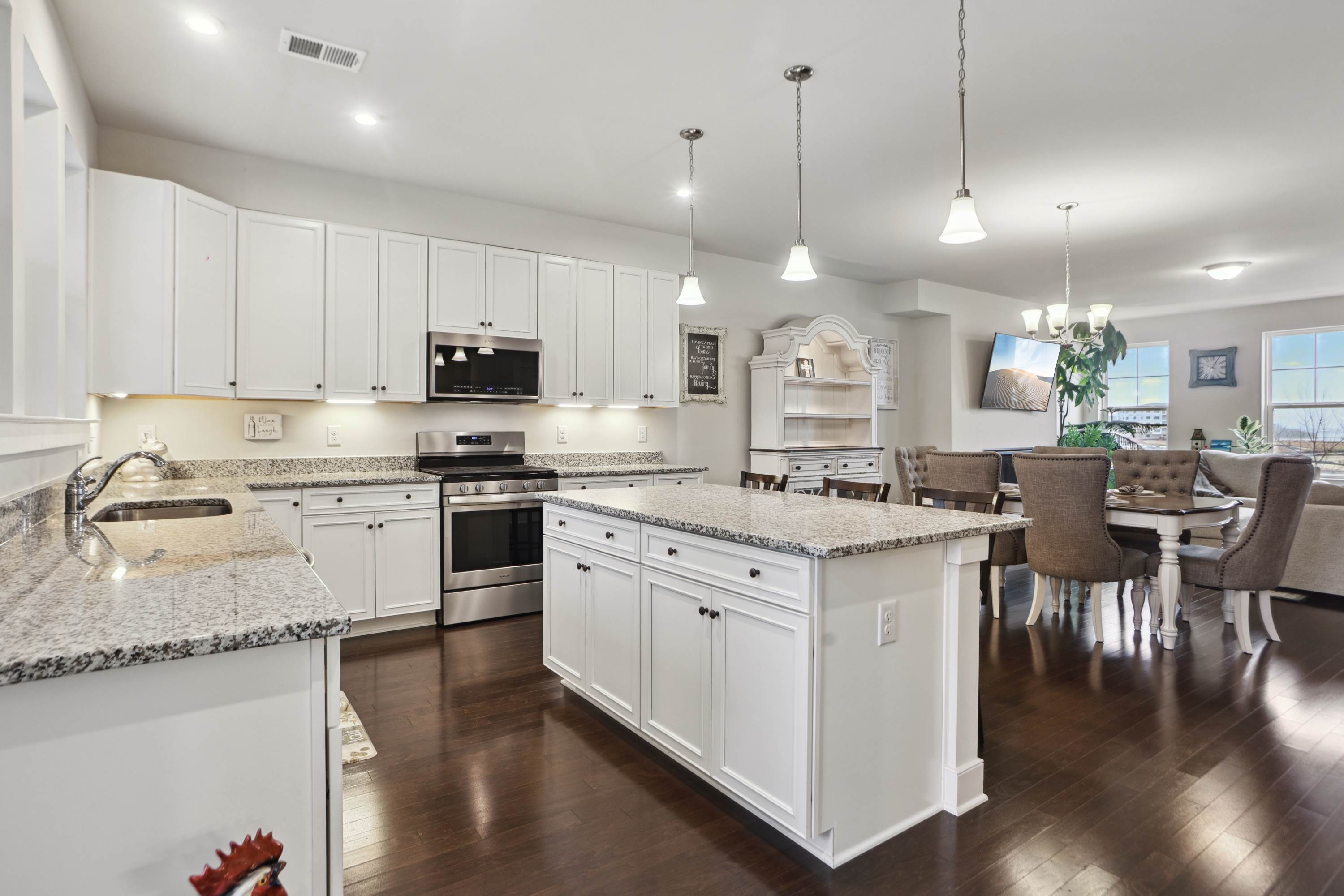 1706 Hawks View Dr, Dumfries, VA 22026