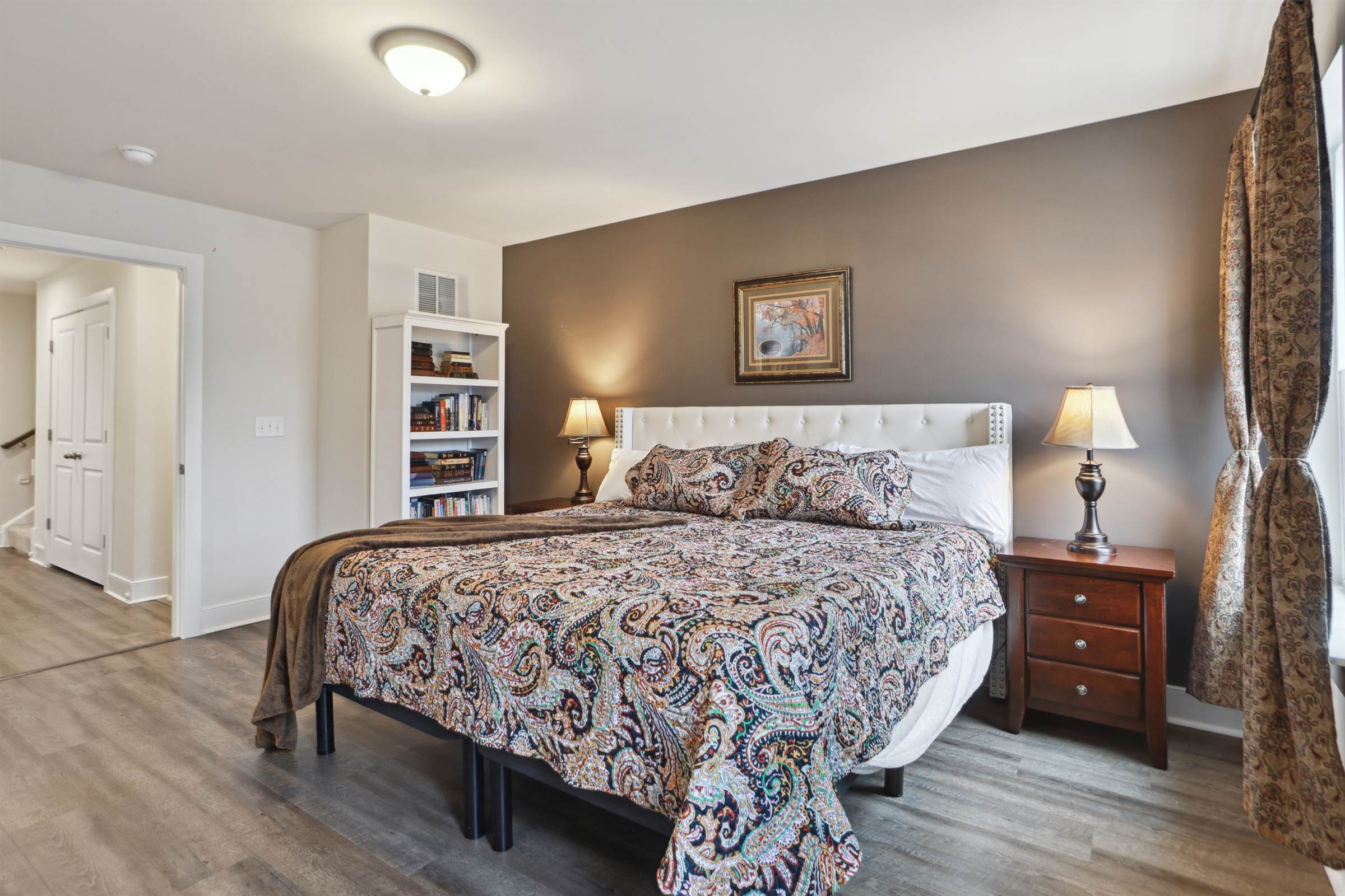1706 Hawks View Dr, Dumfries, VA 22026