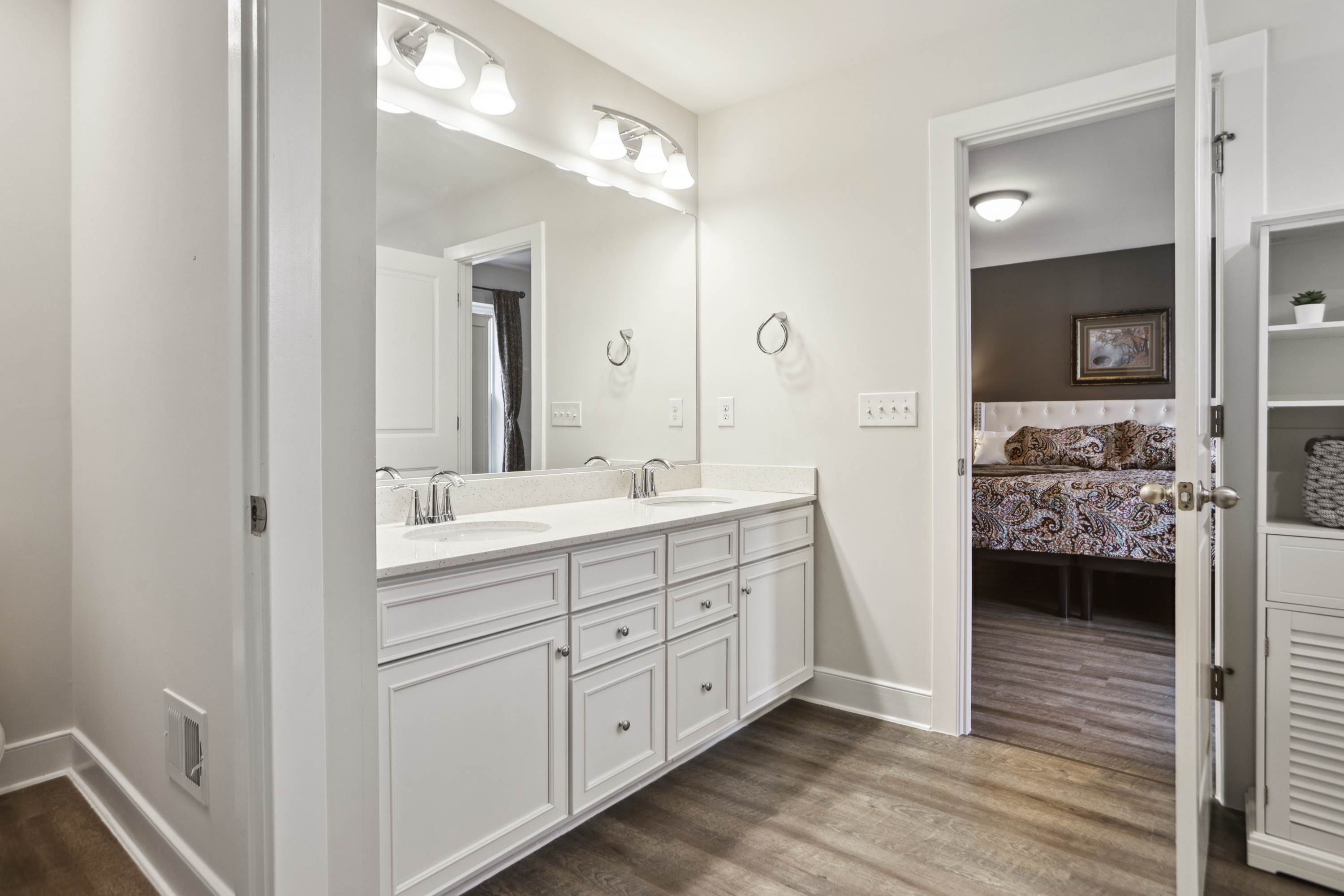 1706 Hawks View Dr, Dumfries, VA 22026