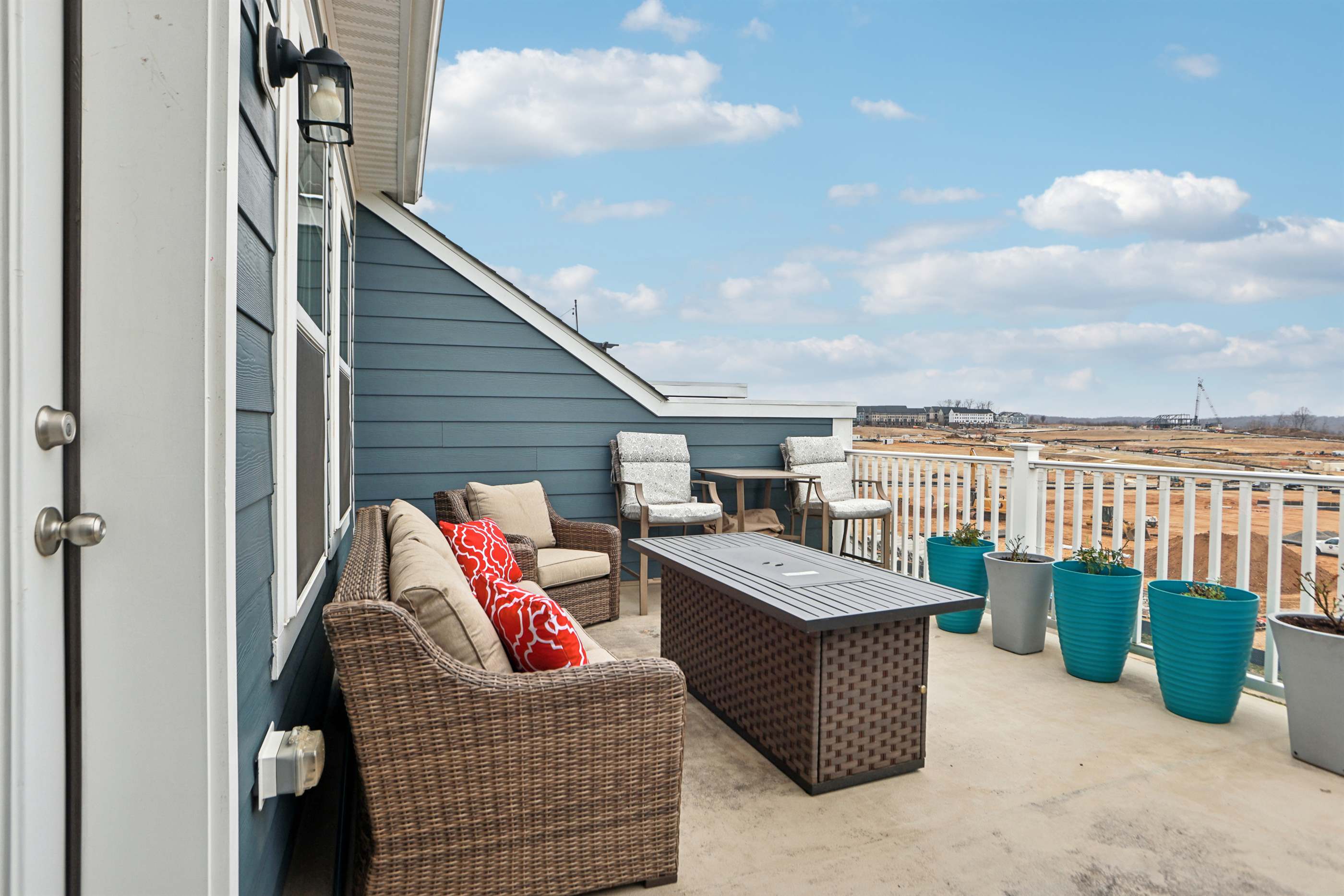1706 Hawks View Dr, Dumfries, VA 22026