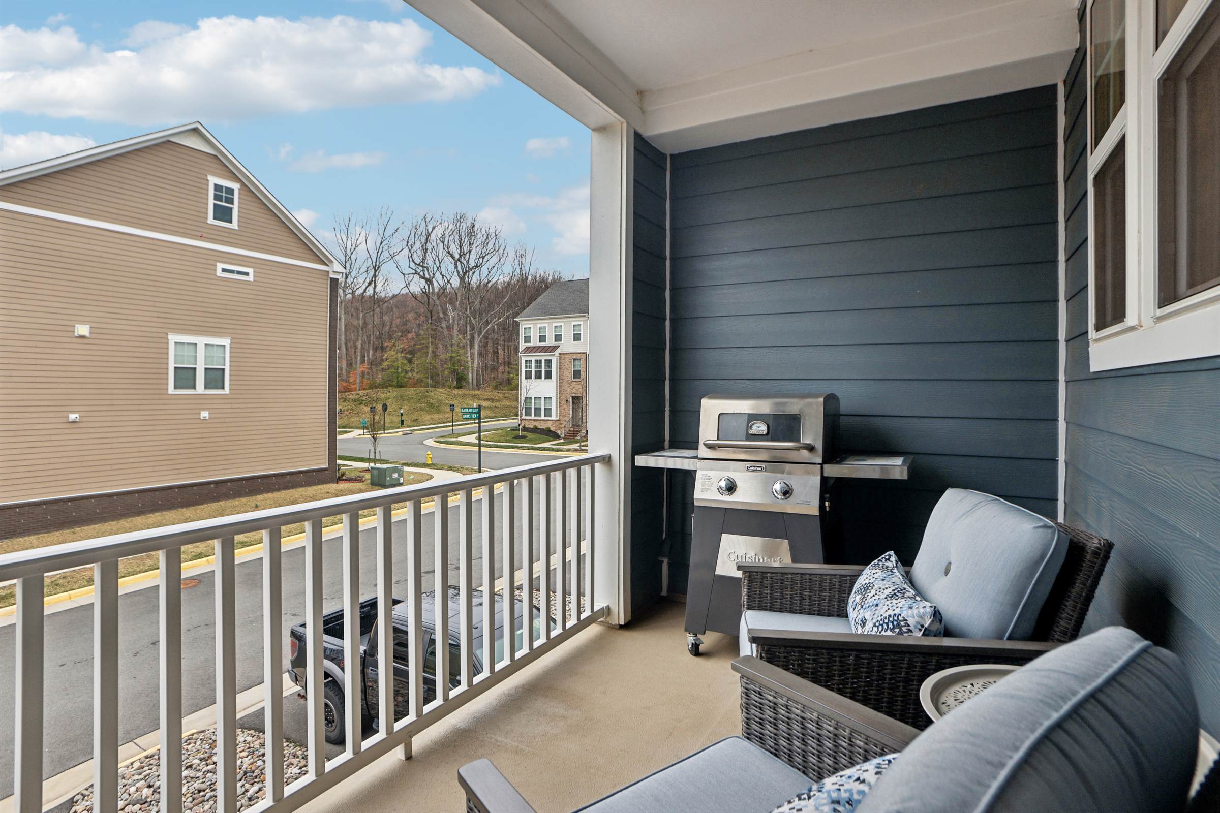 1706 Hawks View Dr, Dumfries, VA 22026
