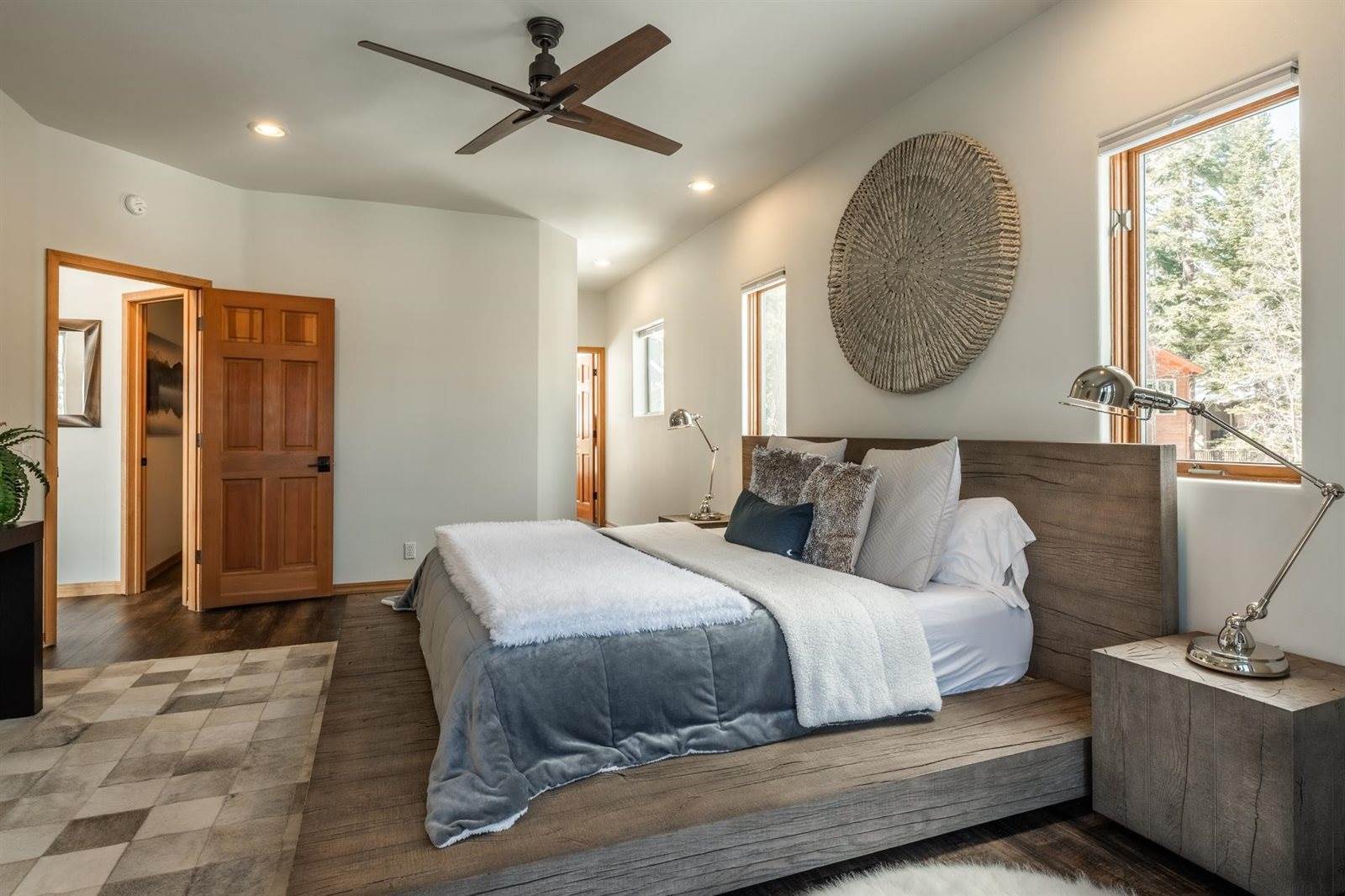 27 Jahan Drive, Mammoth Lakes, CA 93546