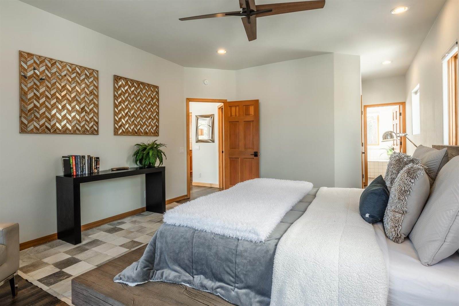 27 Jahan Drive, Mammoth Lakes, CA 93546