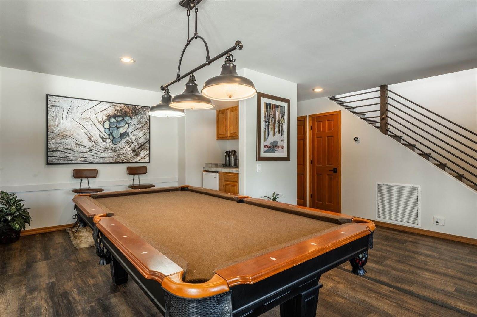 27 Jahan Drive, Mammoth Lakes, CA 93546