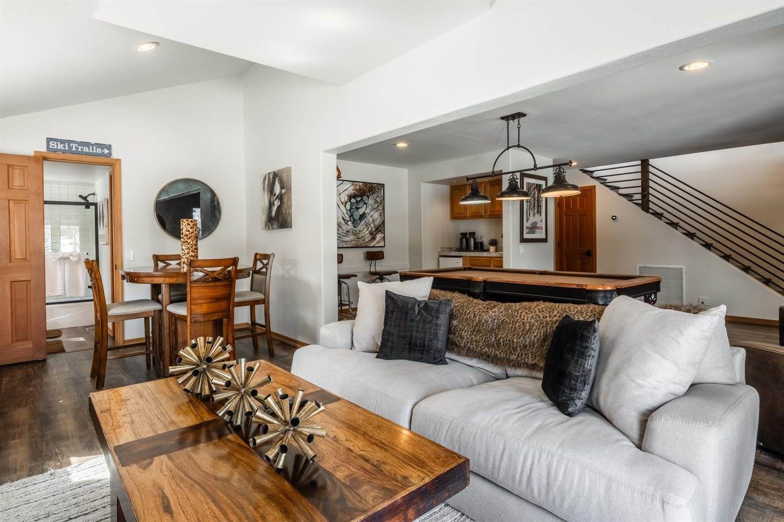 27 Jahan Drive, Mammoth Lakes, CA 93546