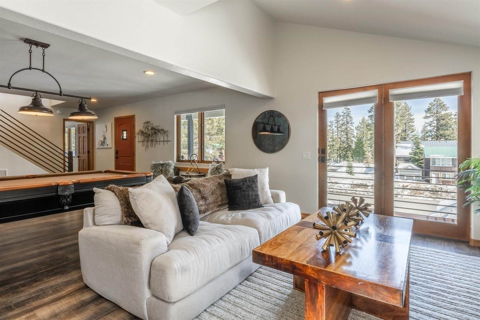 27 Jahan Drive, Mammoth Lakes, CA 93546