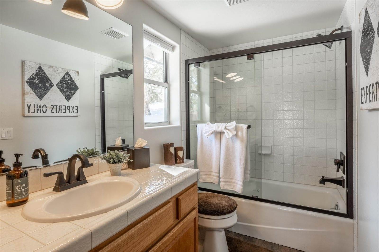 27 Jahan Drive, Mammoth Lakes, CA 93546